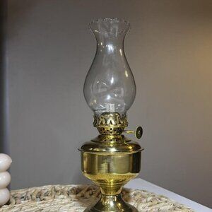 Brass Oil Lamp with Fire Control Knob Elegant Indoor/Outdoor Kerosene Lantern